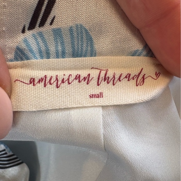 American threads Women’s floral Shorts set White Blue size, Small preloved - Picture 9 of 10